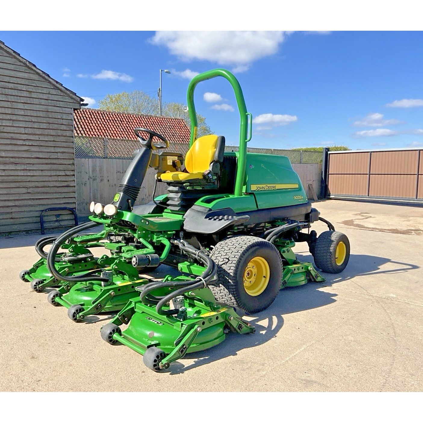 2019 JOHN DEERE 9009A 5 GANG POD WIDE AREA RIDE ON LAWN MOWER 1628HRS
